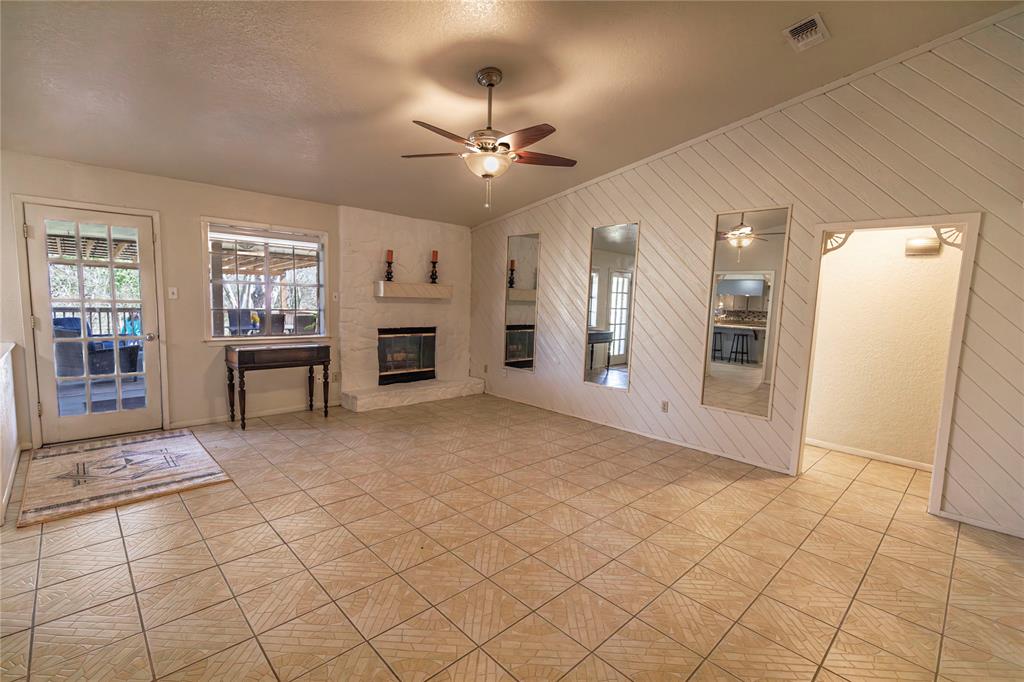 153 Machemehl Drive, Bellville, Texas image 15