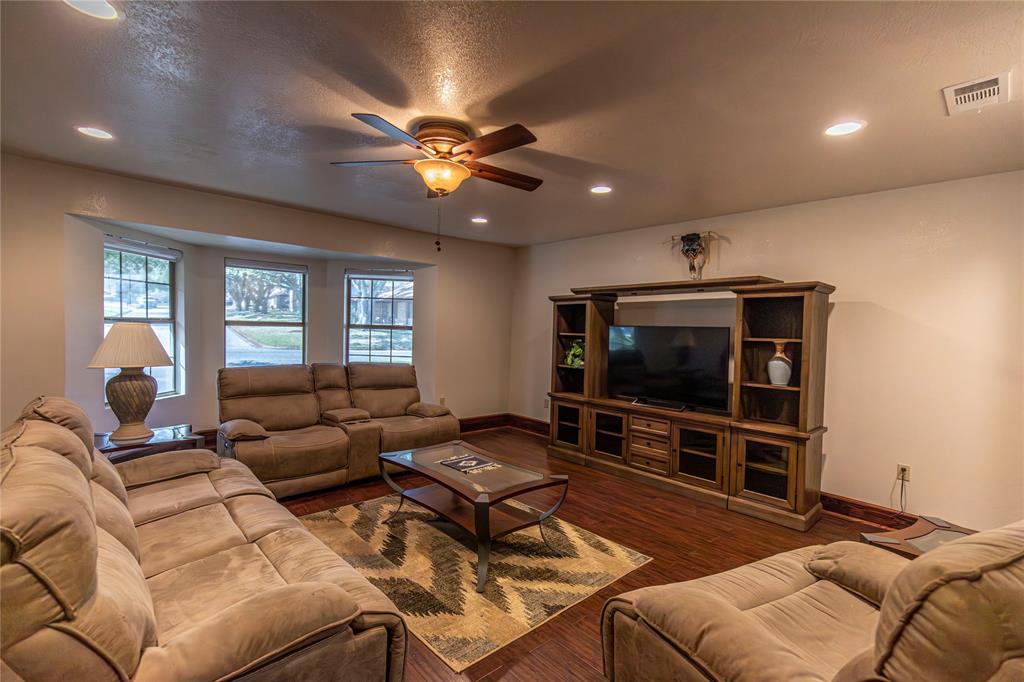 153 Machemehl Drive, Bellville, Texas image 8