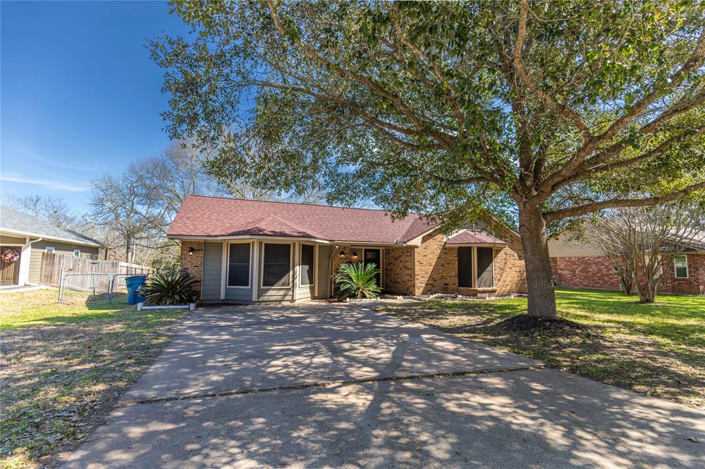 153 Machemehl Drive, Bellville, Texas image 3
