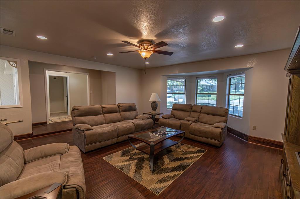 153 Machemehl Drive, Bellville, Texas image 10