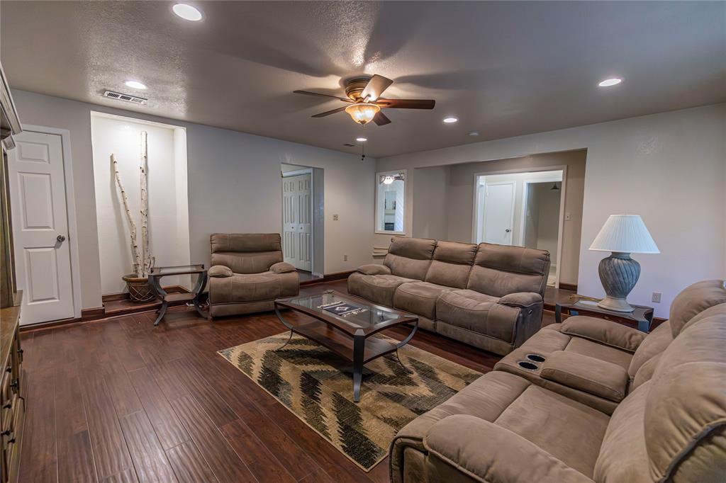 153 Machemehl Drive, Bellville, Texas image 9