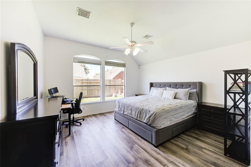 12006 Bright Landing Court, Pearland, Texas image 16