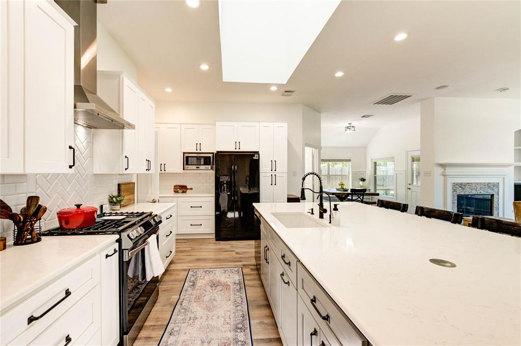 12006 Bright Landing Court, Pearland, Texas image 8