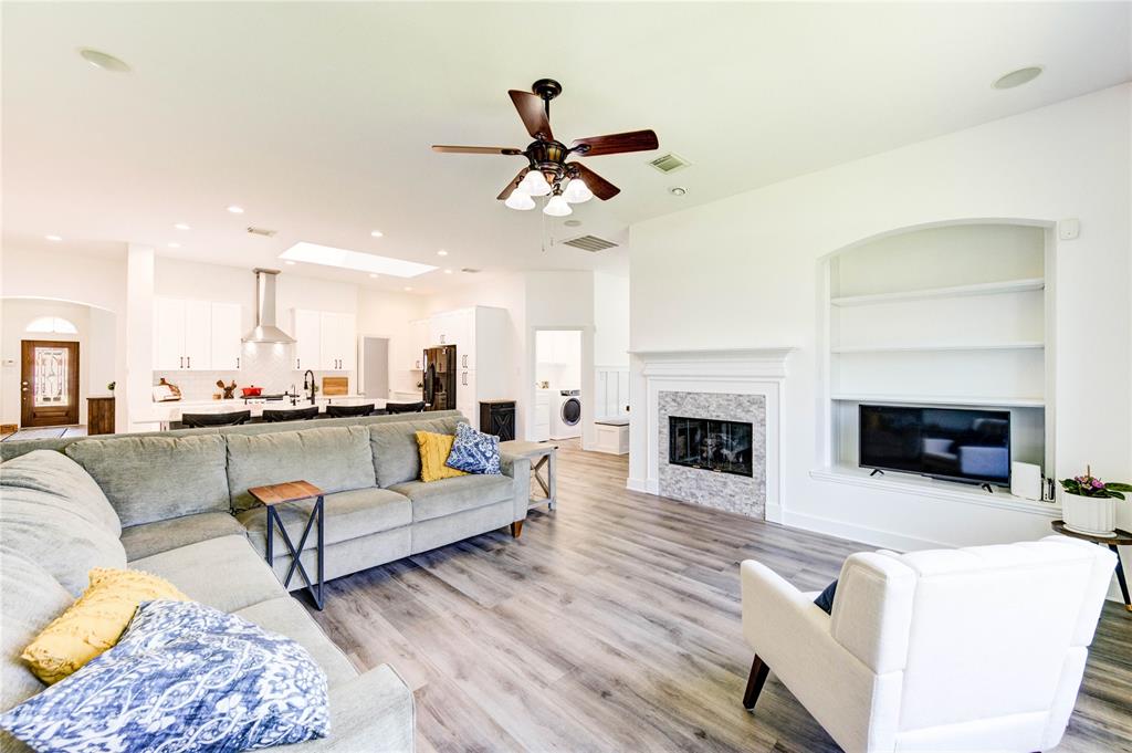 12006 Bright Landing Court, Pearland, Texas image 13
