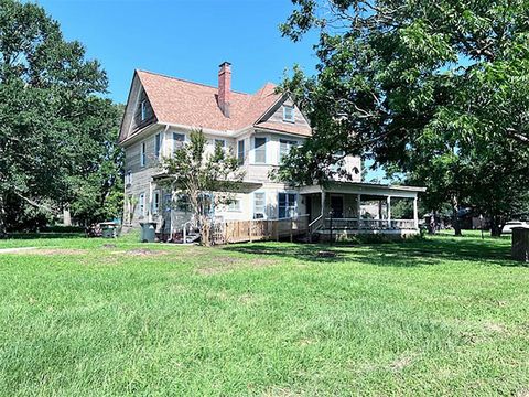 A home in Sealy