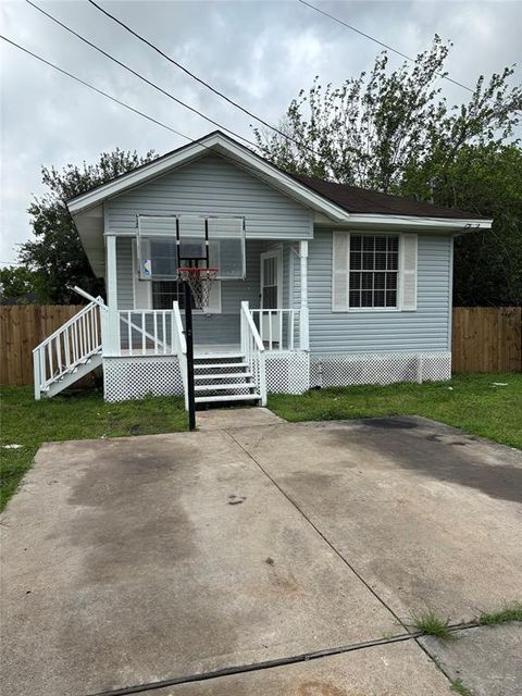 Photo of 2508 West Holly Ave Ave, Pasadena, TX 77502 (MLS # 14761465) Photo of 2508 West Holly Ave Ave, Pasadena, TX 77502 (MLS # 14761465)