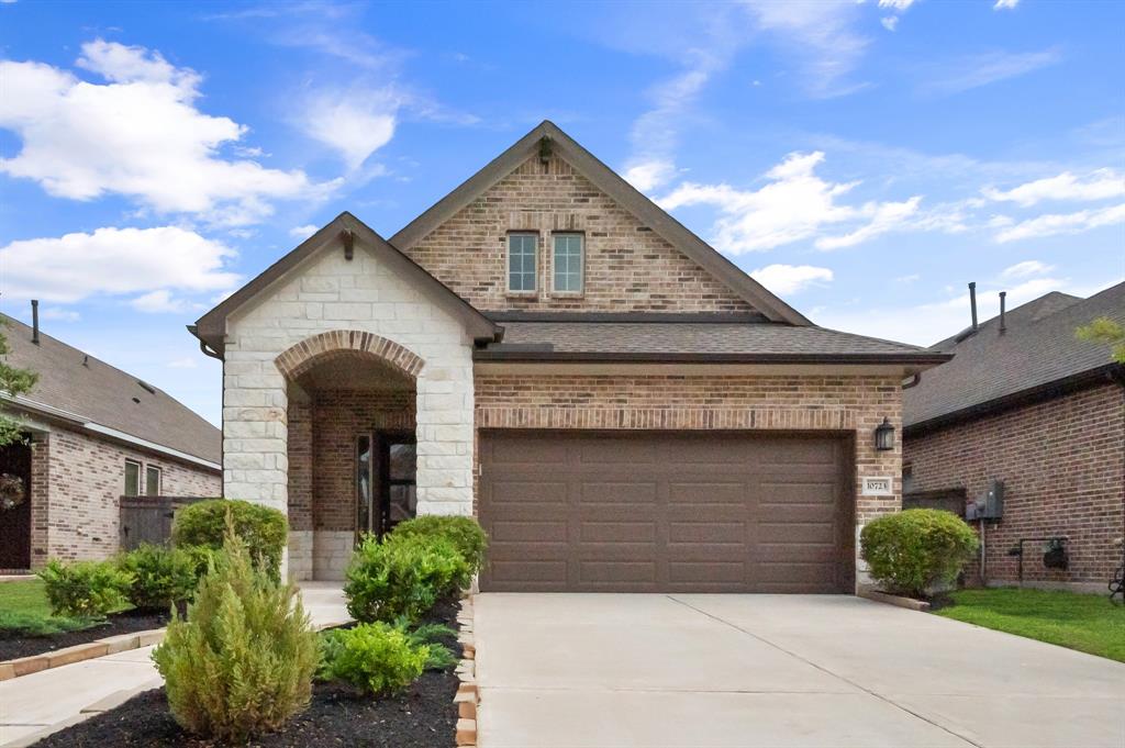 10723 Bridgeport Path Court, Missouri City, Texas image 1
