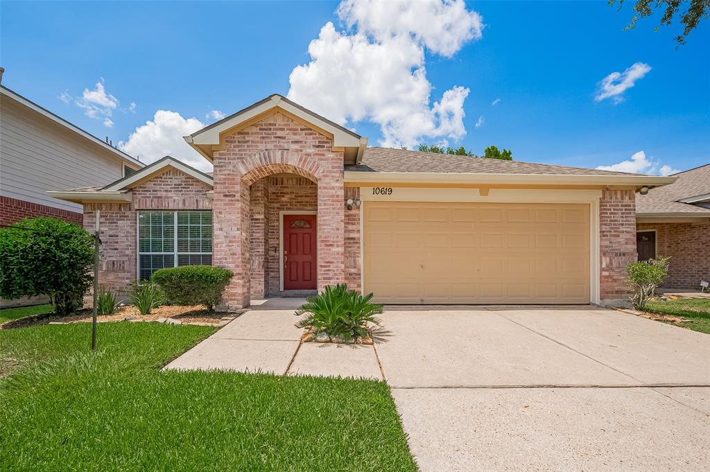 10619 Saratoga Square, Missouri City, Texas image 1