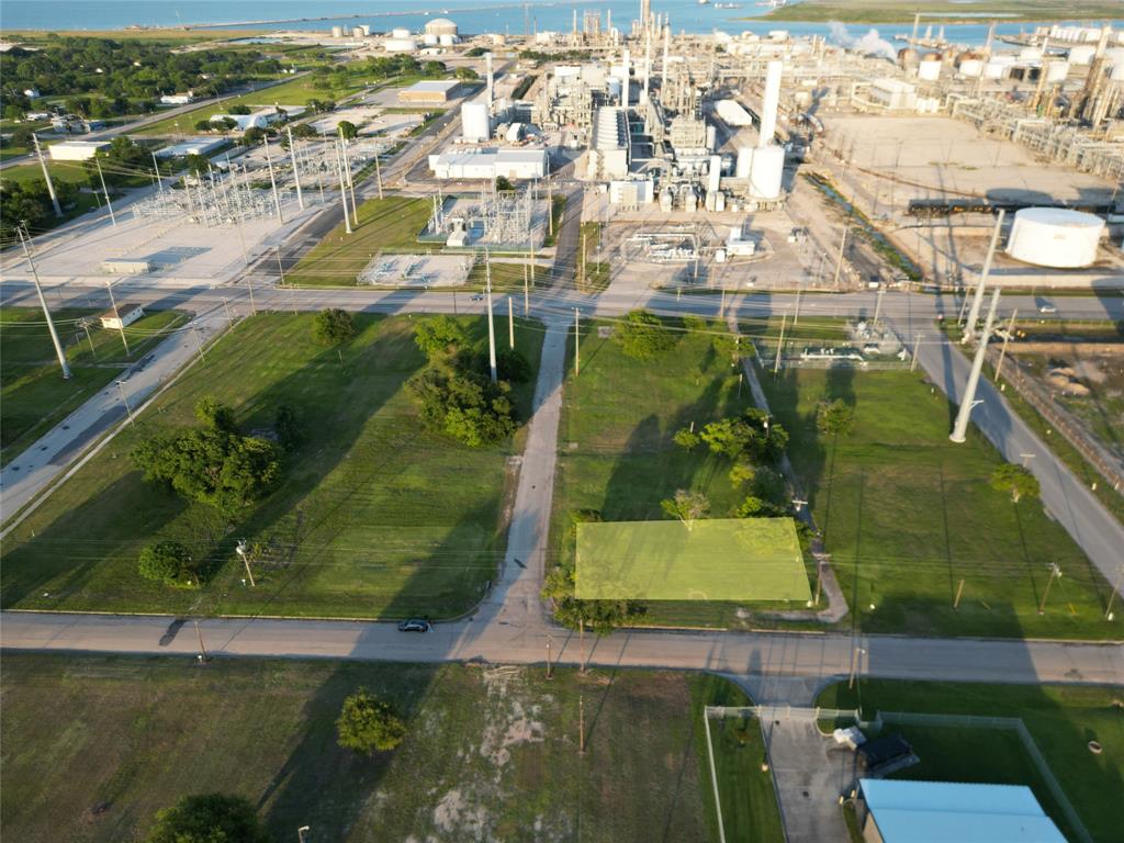 631 3rd Avenue, Texas City, Texas image 2