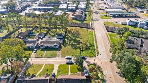 Vacant Land For Sale - 4827 Chantilly Lane<br/> Harris County, Houston, TX 77092
