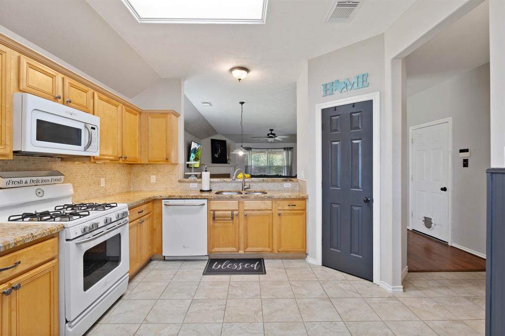 19030 Piney Way Drive, Tomball, Texas image 14