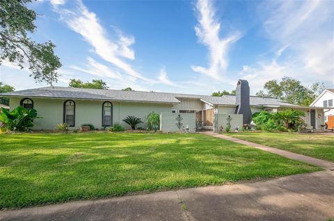 A home in Bay City