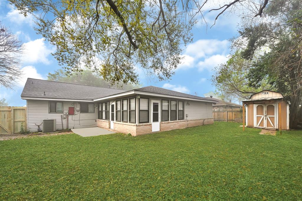 10035 Rustic Gate Road, La Porte, Texas image 20