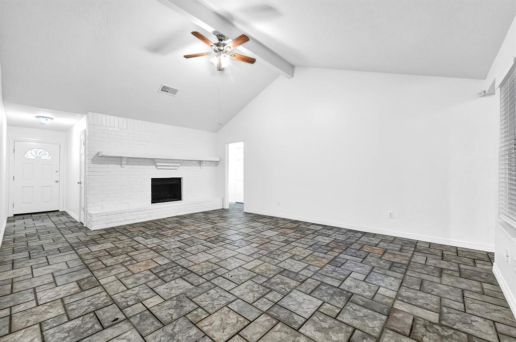 10035 Rustic Gate Road, La Porte, Texas image 3