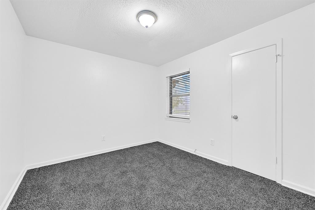 10035 Rustic Gate Road, La Porte, Texas image 11
