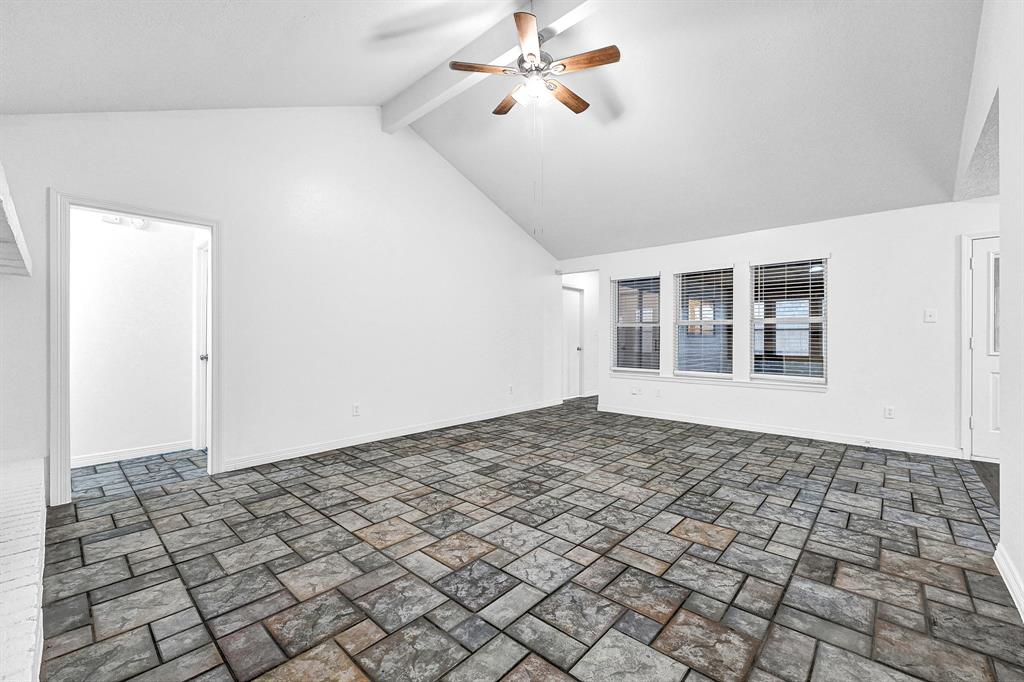 10035 Rustic Gate Road, La Porte, Texas image 4