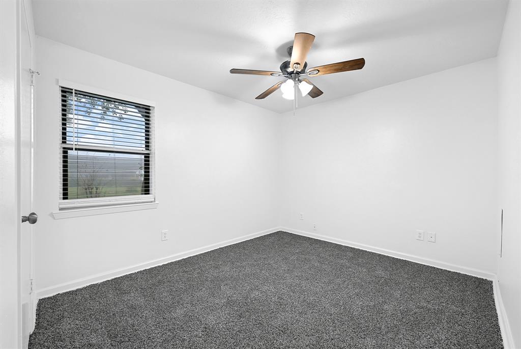 10035 Rustic Gate Road, La Porte, Texas image 10