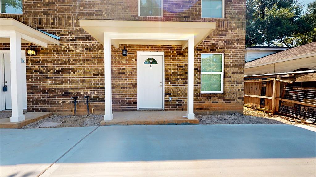 302 Georgia Street A-B