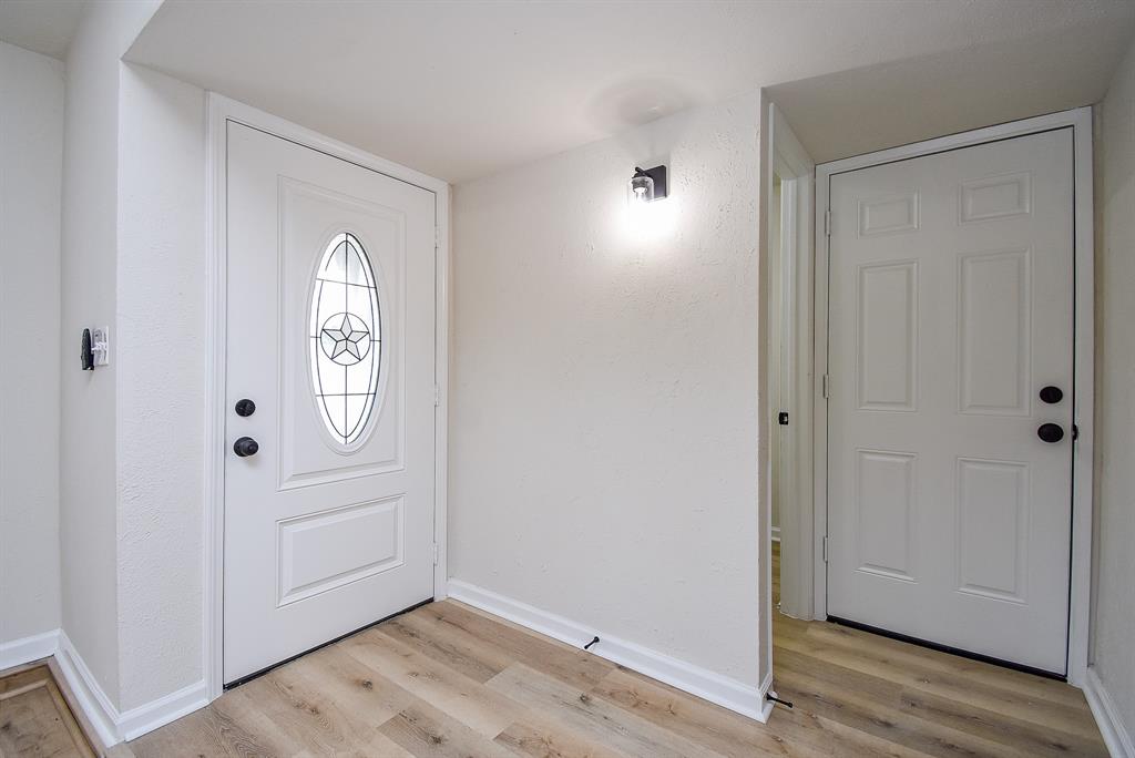 7227 La Granada Drive, Houston, Texas image 2