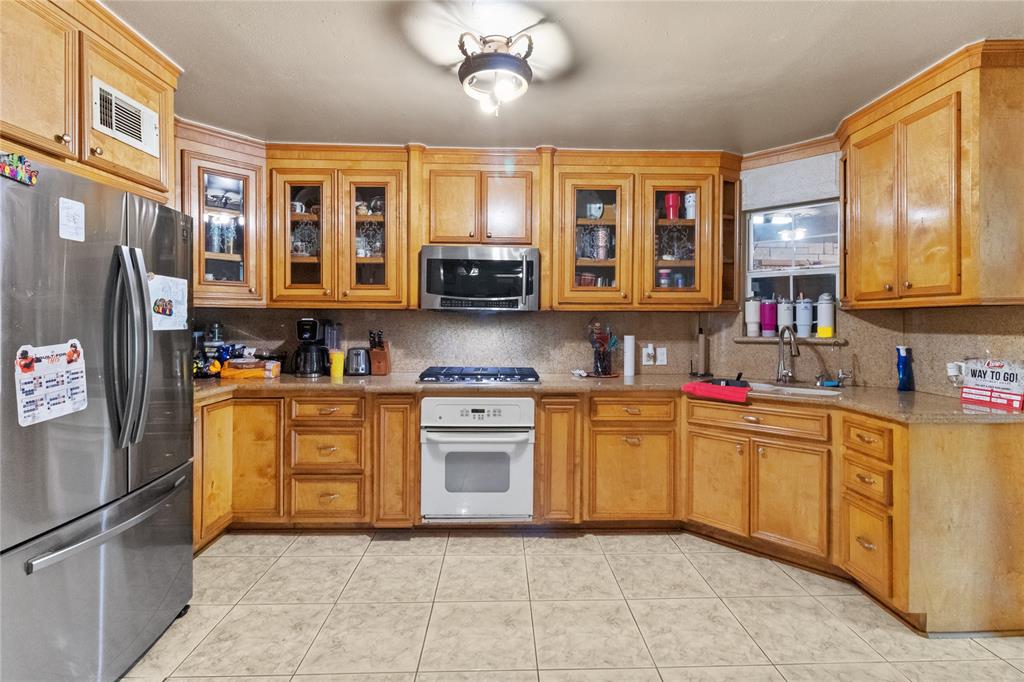 1204 Sunset Drive