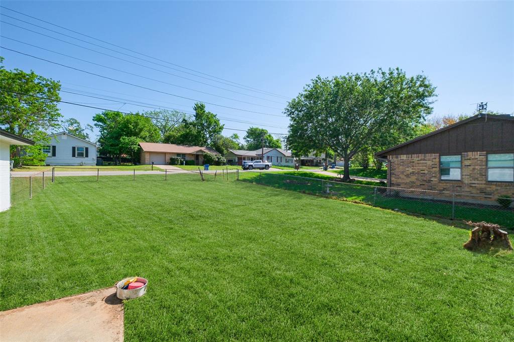221 N Baron Street, Bellville, Texas image 28