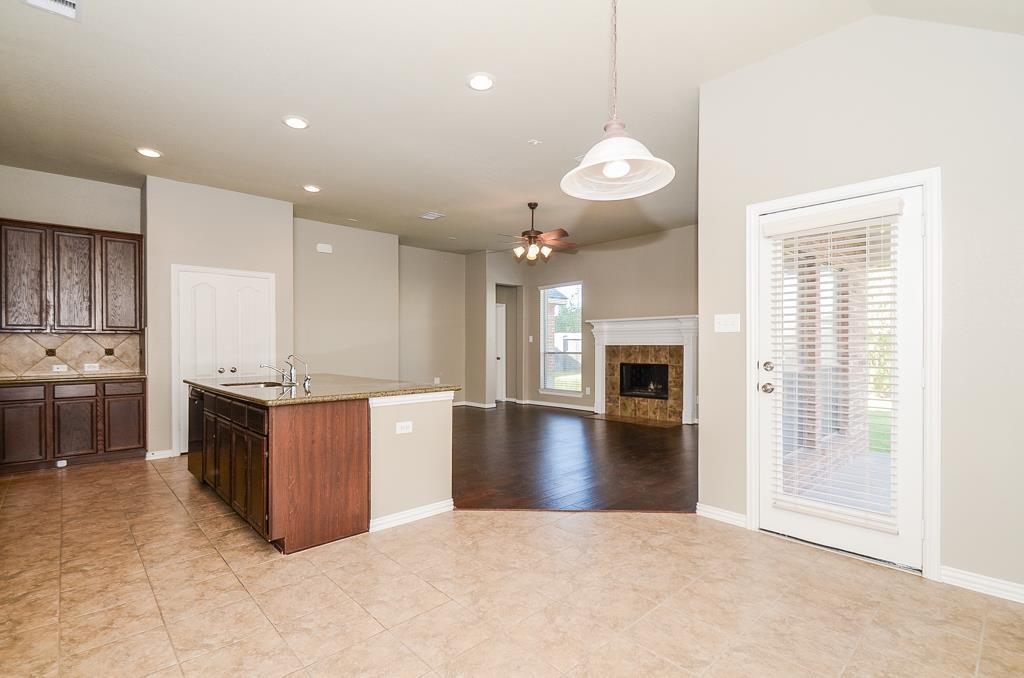 18426 N Settlers Shore Drive, Cypress, Texas image 12