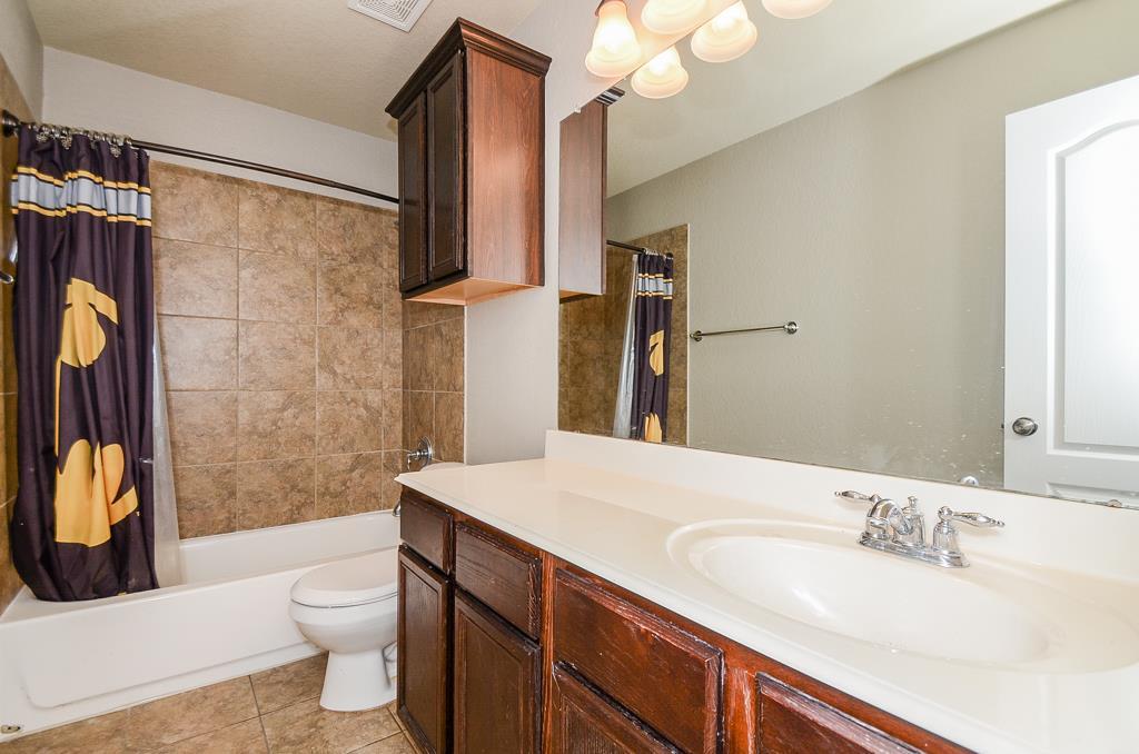 18426 N Settlers Shore Drive, Cypress, Texas image 28
