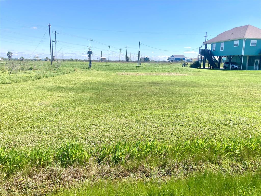 982 Cove, Crystal Beach, Texas image 2
