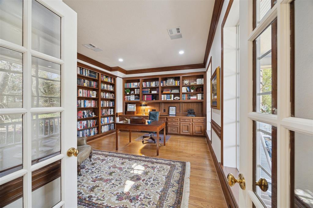 1506 Sheltering Oaks Lane, Kingwood, Texas image 9