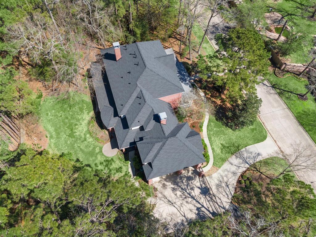 1506 Sheltering Oaks Lane, Kingwood, Texas image 3