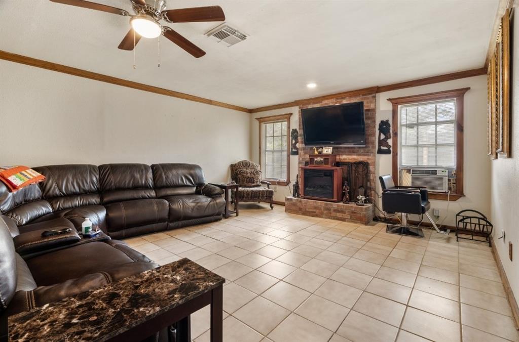 5919 Shirley Mae Lane, Houston, Texas image 11