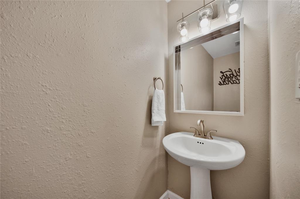 2713 Rosewood Street, Houston, Texas image 36