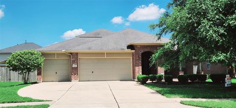Single Family Residence in Rosenberg TX 926 Fort Hill Lane.jpg