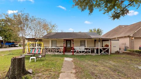 A home in South Houston