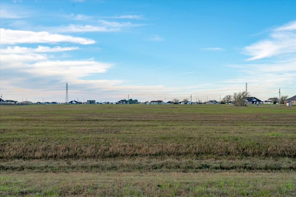 1 Sandy Trail, Angleton, Texas image 25