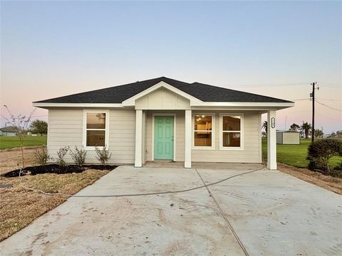 1105 W Bayshore Drive Palacios TX 77465