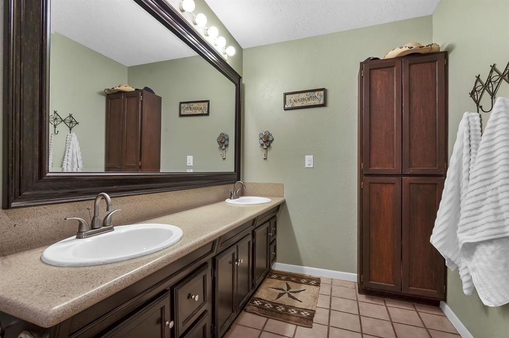 212 Woodcrest Drive, Brookeland, Texas image 17