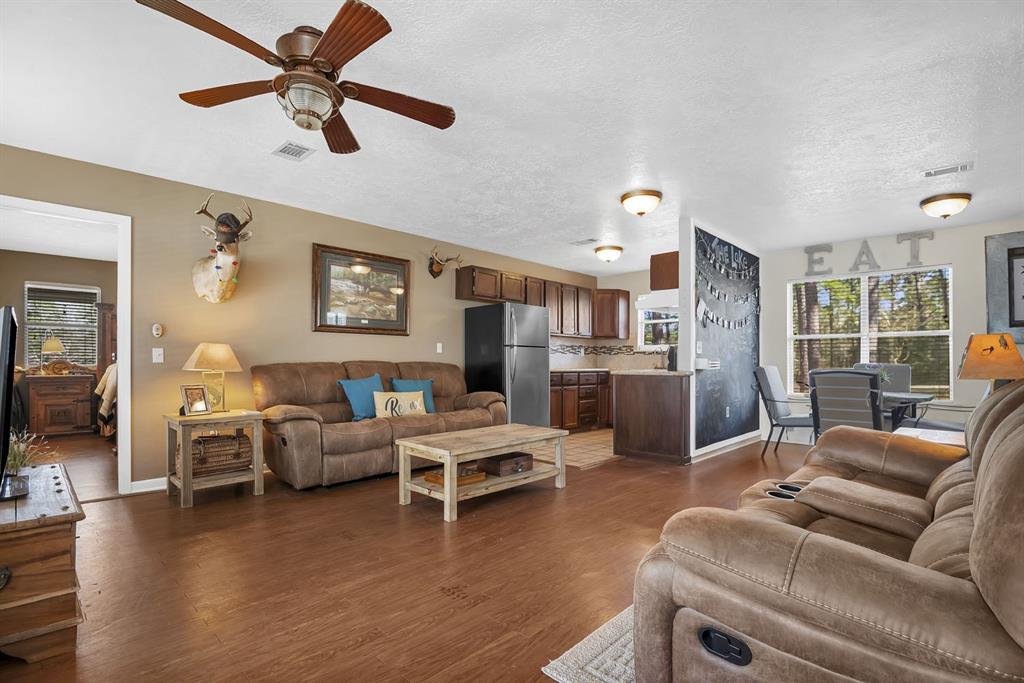 212 Woodcrest Drive, Brookeland, Texas image 13