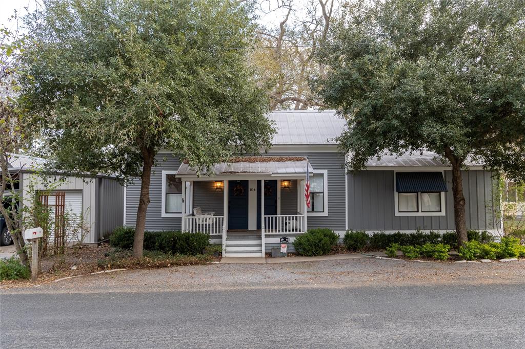 104 W Bell Street, Fayetteville, Texas image 1