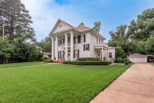 922 E Houston Avenue, Crockett, Texas image 3