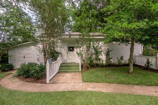 922 E Houston Avenue, Crockett, Texas image 46