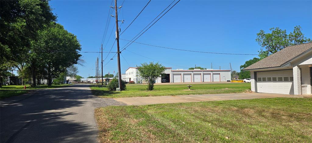 520 Walnut Street, Waller, Texas image 5