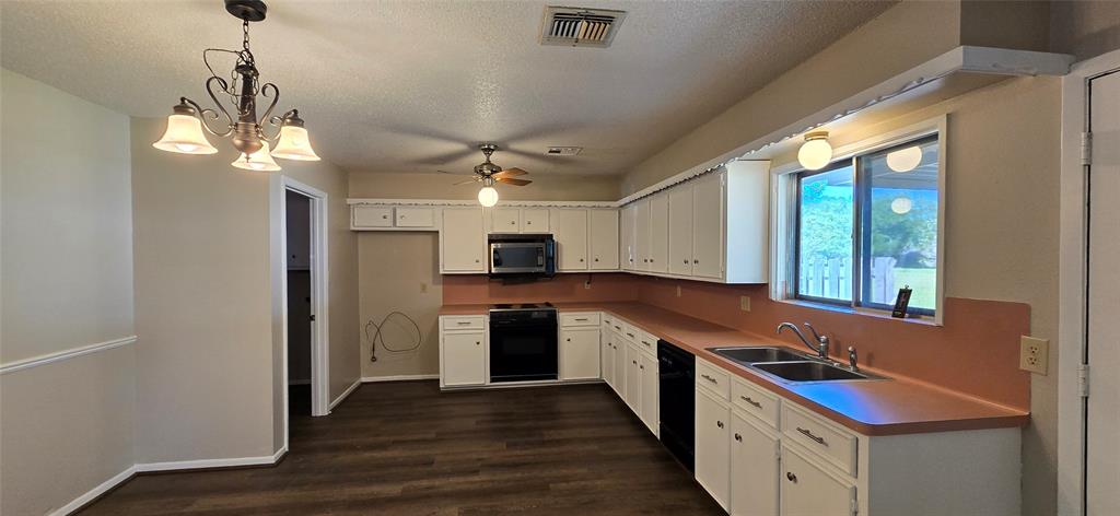 520 Walnut Street, Waller, Texas image 20