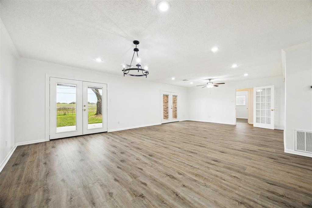 3301 Jacquelyn Drive, Pearland, Texas image 5