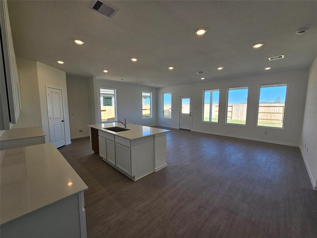 10642 Summers Way, Beasley, Texas image 2
