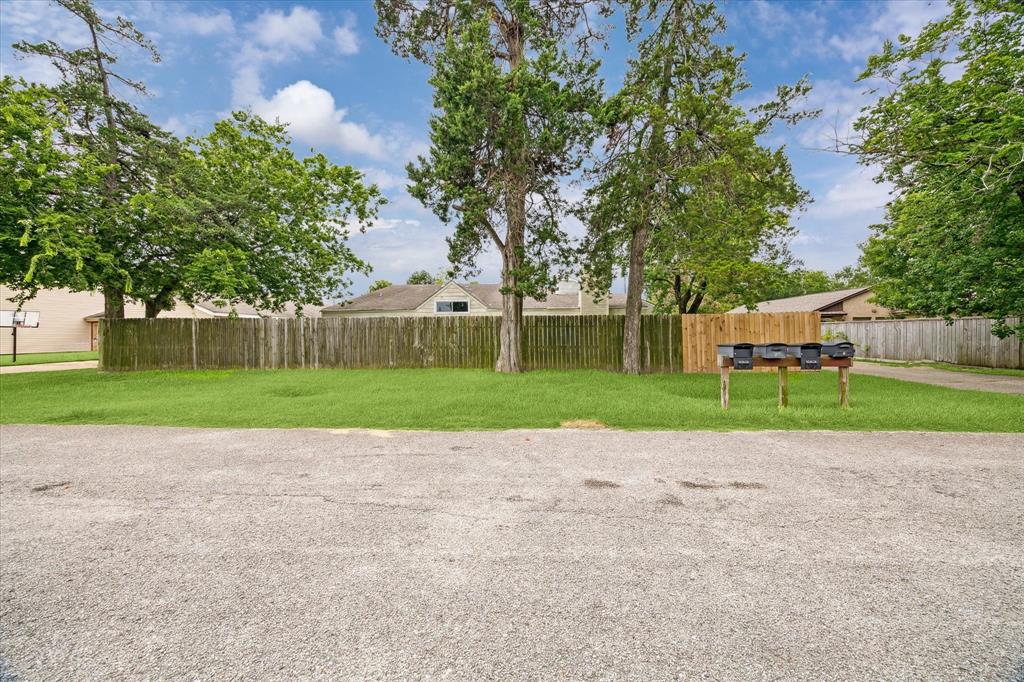 9009 Carousel Lane