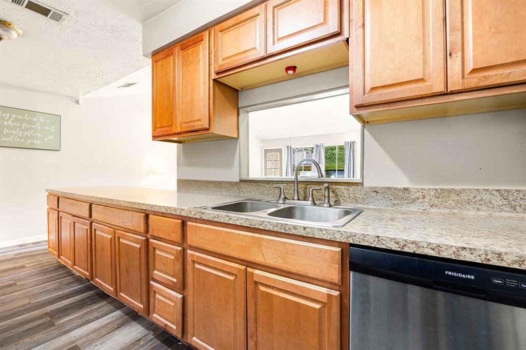 4214 Chestergate Drive, Spring, Texas image 7