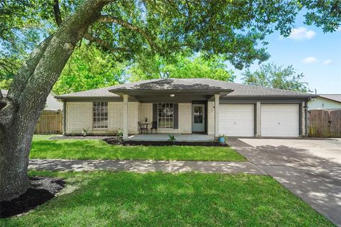 Single Family Residence in Danbury TX 1510 Avenue C.jpg
