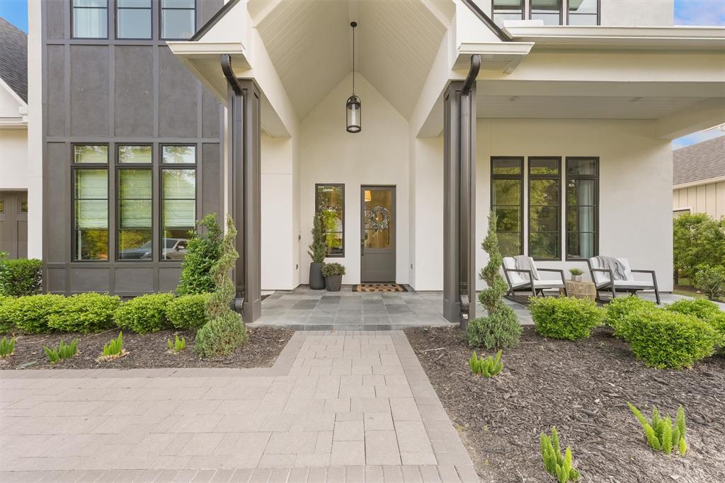 407 N Copa Palm Loop