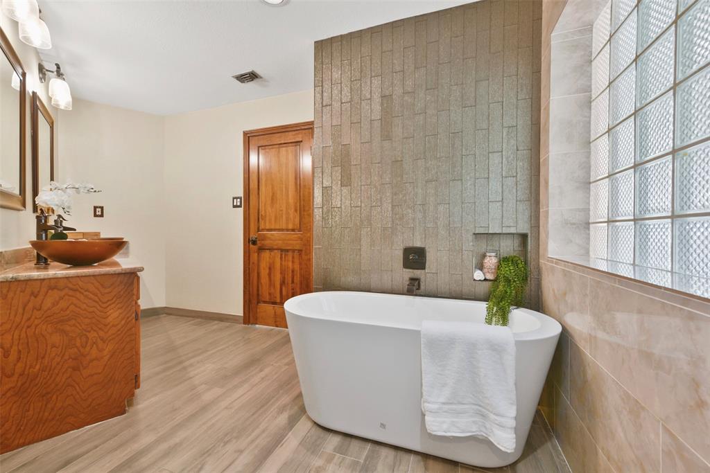 2204 Airline Drive, Friendswood, Texas image 19